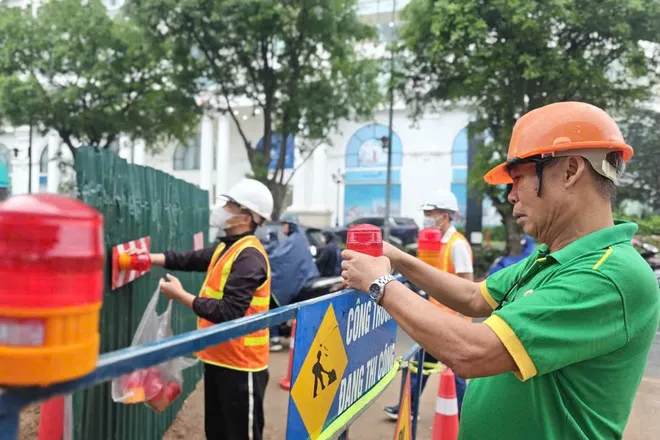 Hà Nội: Chủ động bảo đảm trật tự, an toàn giao thông tại các công trình chống ngập trên toàn thành phố - Ảnh 4.