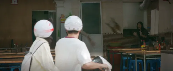 Đồng hồ đếm ngược - Tập 17: Vợ chồng bố đẻ đ&aacute;nh nhau, Th&agrave;nh bị đ&acirc;m v&agrave;o bụng - Ảnh 14.