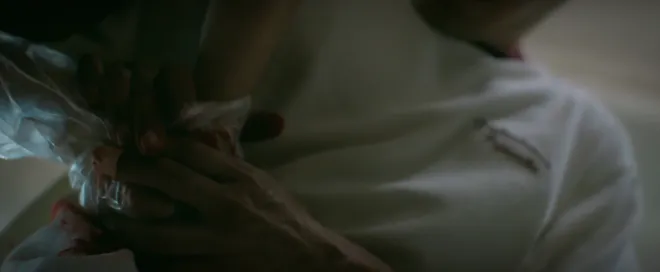 Đồng hồ đếm ngược - Tập 17: Vợ chồng bố đẻ đ&aacute;nh nhau, Th&agrave;nh bị đ&acirc;m v&agrave;o bụng - Ảnh 19.