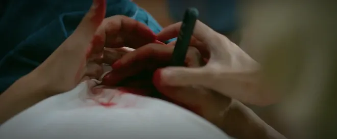 Đồng hồ đếm ngược - Tập 17: Vợ chồng bố đẻ đ&aacute;nh nhau, Th&agrave;nh bị đ&acirc;m v&agrave;o bụng - Ảnh 21.