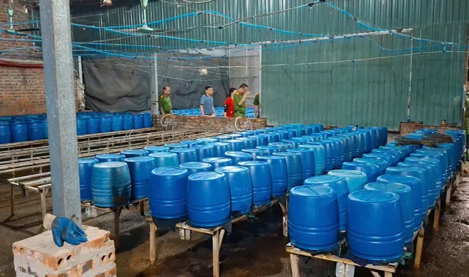 L&agrave;o Cai: Khởi tố đối tượng sản xuất khoảng 510 tấn gi&aacute; đỗ bằng h&oacute;a chất độc hại - Ảnh 4.