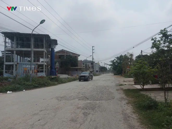 Nghệ An: Người dân sống tại trung tâm đô thị sống khổ sở tại tuyến đường bị bong tróc, đầy “ổ voi” - Ảnh 8.