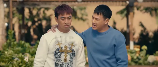 Ngược đường ngược nắng - Tập 6: Mai (Ngọc Huyền) mượn Trung (Đình Tú) làm "bình phong" cắt đuôi trai làng - Ảnh 6.