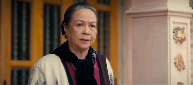 Ngược đường ngược nắng - Tập 6: Mai (Ngọc Huyền) mượn Trung (Đình Tú) làm "bình phong" cắt đuôi trai làng - Ảnh 3.