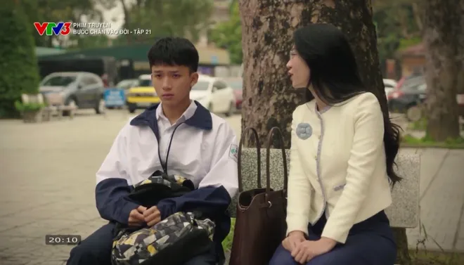 Bước ch&acirc;n v&agrave;o đời - Tập 21: Chị em Thương v&agrave; b&agrave; Dung lại l&agrave; 'oan gia ng&otilde; hẹp' - Ảnh 3.