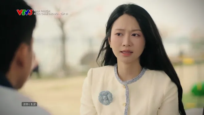 Bước ch&acirc;n v&agrave;o đời - Tập 21: Chị em Thương v&agrave; b&agrave; Dung lại l&agrave; 'oan gia ng&otilde; hẹp' - Ảnh 2.