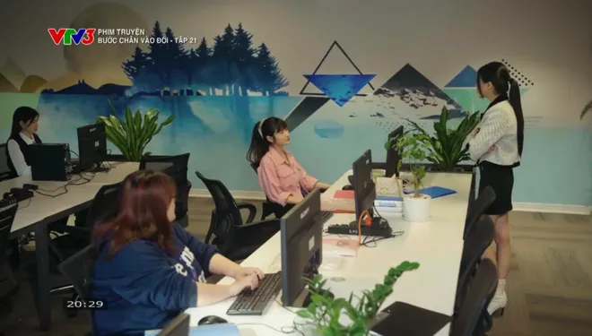 Bước ch&acirc;n v&agrave;o đời - Tập 21: Chị em Thương v&agrave; b&agrave; Dung lại l&agrave; 'oan gia ng&otilde; hẹp' - Ảnh 7.