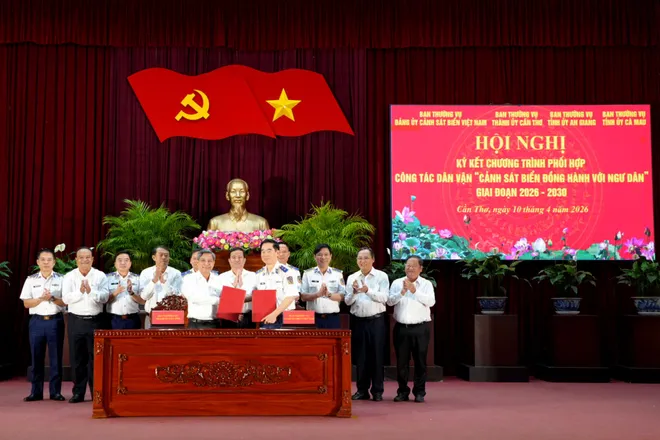 Chung tay gỡ "thẻ v&agrave;ng" IUU v&agrave; bảo vệ chủ quyền biển đảo từ đất liền - Ảnh 4.