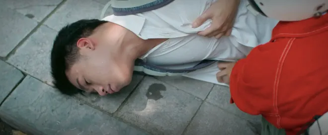 Đồng hồ đếm ngược - Tập 19: Th&agrave;nh t&igrave;nh cờ cứu đ&uacute;ng anh họ nhưng thời gian sống của mẹ Th&agrave;nh bị r&uacute;t ngắn - Ảnh 19.