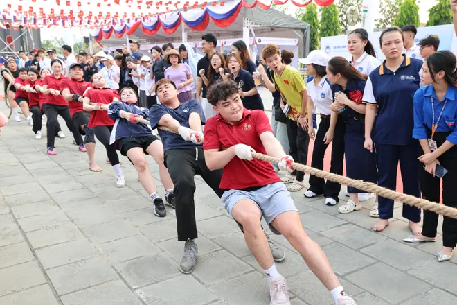 Ng&agrave;y hội văn h&oacute;a, thể thao - Nhịp cầu kết nối c&aacute;c trường đại học kinh tế Việt - Nga - Ảnh 8.