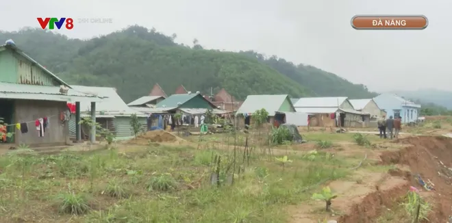 Đ&agrave; Nẵng khẩn cấp di dời, t&aacute;i định cư l&agrave;ng sạt lở- Ảnh 7.