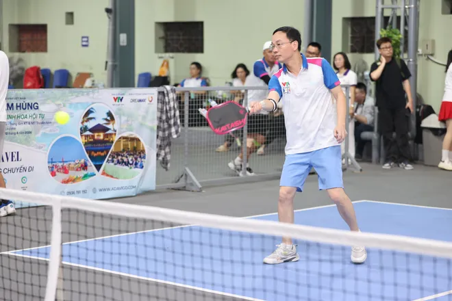 "Những người chạy sóng" VTV và phút giải lao vui vẻ cùng pickleball- Ảnh 1.