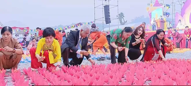 Thắp nến tri &acirc;n c&aacute;c Anh h&ugrave;ng, Liệt sĩ L&agrave;o &ndash; Việt Nam- Ảnh 4.