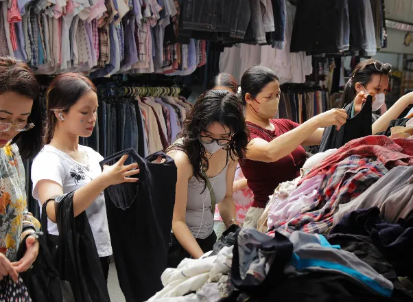 Tại sao giới trẻ nghiện "săn đồ si"  - Ảnh 2.