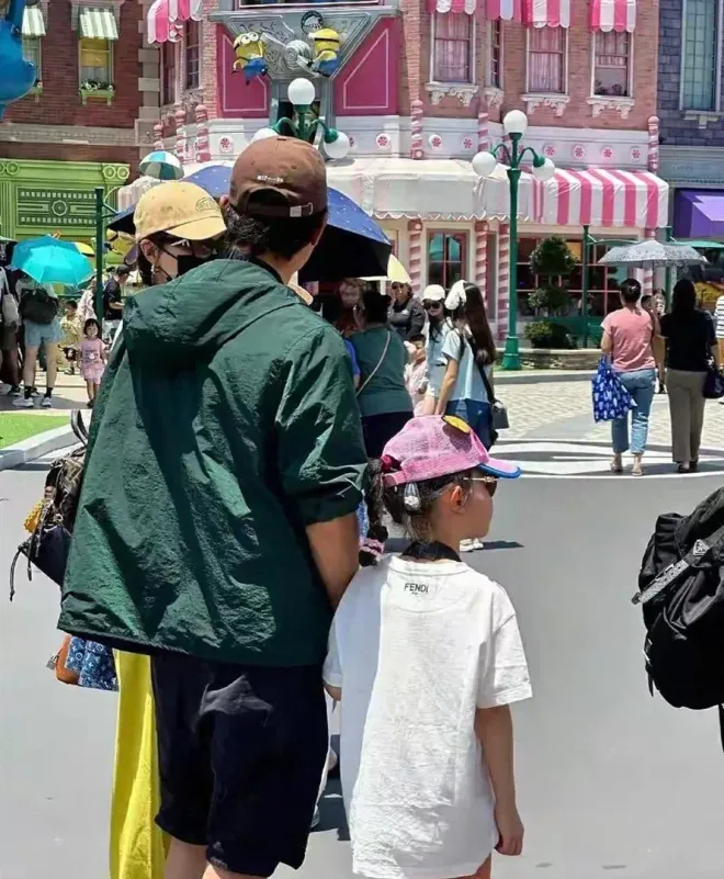 Vợ chồng Đường Yên đưa con gái đi du lịch, phá tan tin đồn hôn nhân- Ảnh 2. Vợ chồng Đường Yên đưa con gái đi du lịch, phá tan tin đồn hôn nhân- Ảnh 2.