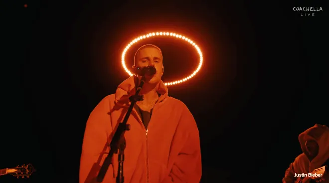 Justin Bieber bị chỉ trích vì màn trình diễn "lười biếng" tại Coachella- Ảnh 4. Justin Bieber bị chỉ trích vì màn trình diễn "lười biếng" tại Coachella- Ảnh 4.