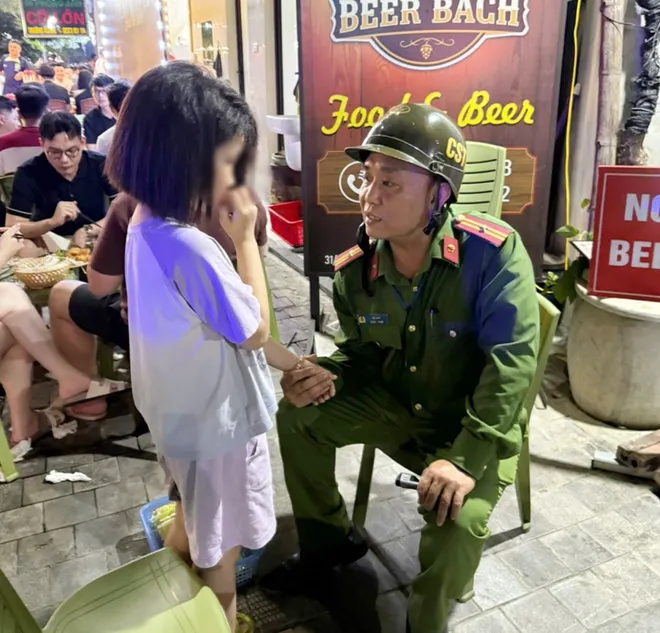 Nhức nhối sử dụng trẻ em đi b&aacute;n h&agrave;ng rong- Ảnh 3.