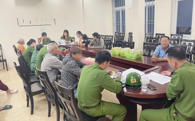 Nhức nhối sử dụng trẻ em đi b&aacute;n h&agrave;ng rong- Ảnh 8.