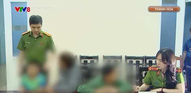 Nhức nhối sử dụng trẻ em đi b&aacute;n h&agrave;ng rong- Ảnh 10.