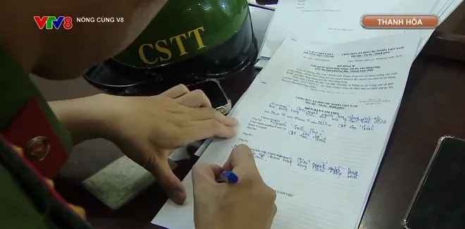 Nhức nhối sử dụng trẻ em đi b&aacute;n h&agrave;ng rong- Ảnh 12.