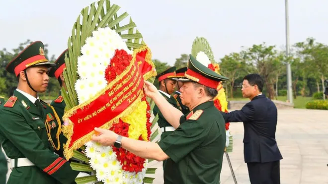 Chủ nhiệm Tổng cục Ch&iacute;nh trị Qu&acirc;n đội nh&acirc;n d&acirc;n Việt Nam, Đại tướng Nguyễn Trọng Nghĩa l&agrave;m việc với Qu&acirc;n khu 5- Ảnh 3.