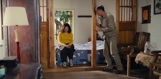 Ngược đường ngược nắng - Tập 10: B&agrave; Diện mất quyền tại xưởng, &ocirc;ng Trực bị mẹ mắng t&eacute; t&aacute;t  - Ảnh 10.