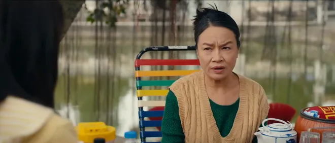 Ngược đường ngược nắng - Tập 10: B&agrave; Diện mất quyền tại xưởng, &ocirc;ng Trực bị mẹ mắng t&eacute; t&aacute;t  - Ảnh 3.