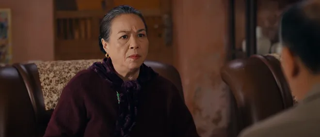 Ngược đường ngược nắng - Tập 10: B&agrave; Diện mất quyền tại xưởng, &ocirc;ng Trực bị mẹ mắng t&eacute; t&aacute;t  - Ảnh 12.