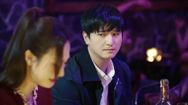 Bước ch&acirc;n v&agrave;o đời - Tập 24: G&aacute;i qu&aacute;n bar đưa Qu&acirc;n về, gọi b&agrave; Dung l&agrave; 'mẹ' - Ảnh 4.