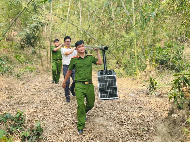 Chuyến xe tử tế th&aacute;ng 4 mang &aacute;nh s&aacute;ng v&agrave; hơi ấm về với bản l&agrave;ng v&ugrave;ng cao Thanh Ho&aacute;- Ảnh 2.