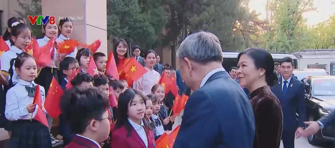Tổng B&iacute; thư, Chủ tịch nước T&ocirc; L&acirc;m thăm cộng đồng người Việt Nam tại Trung Quốc- Ảnh 3.