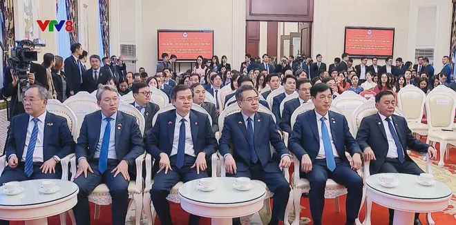 Tổng B&iacute; thư, Chủ tịch nước T&ocirc; L&acirc;m thăm cộng đồng người Việt Nam tại Trung Quốc- Ảnh 6.