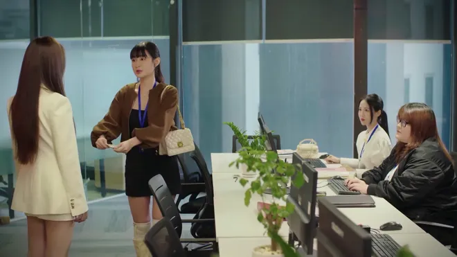 Bước ch&acirc;n v&agrave;o đời - Tập 24: B&agrave; Dung 'quay xe' chấp nhận Thương, &ocirc;ng Th&agrave;nh lại phản đối - Ảnh 1.