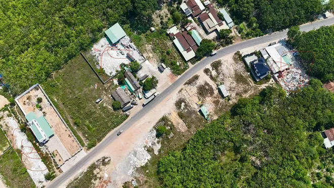 Kiếm tiền tỷ từ việc đổ trộm chất thải - Ảnh 3.