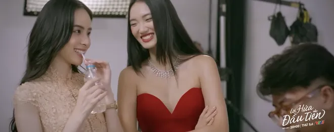 Lời hứa đầu ti&ecirc;n - Tập 1: Vừa đăng quang Hoa hậu, Vi Minh (Huyền Trang) đ&atilde; gặp l&ugrave;m x&ugrave;m- Ảnh 13.