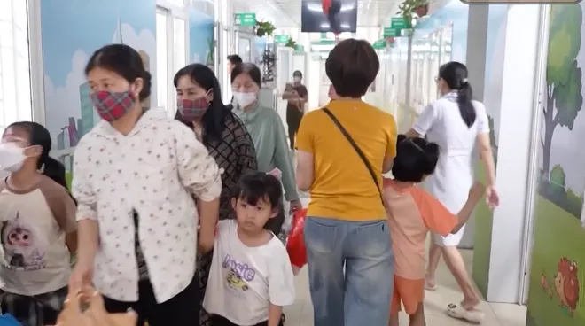 Bệnh nh&acirc;n nhập viện tăng cao do thời tiết nắng n&oacute;ng gay gắt- Ảnh 3.