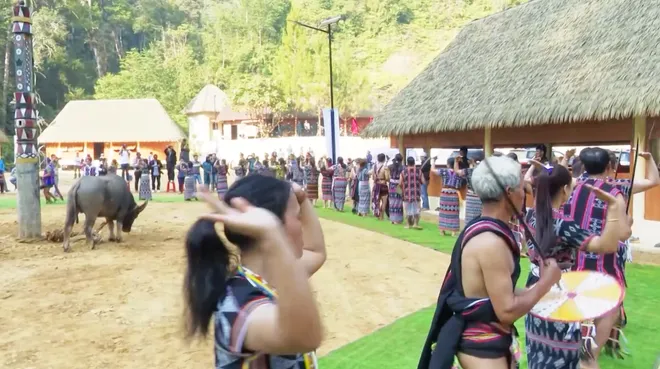 Kết nối VTV8 tuần 13.4 - 20.4: "Tổ quốc bình yên" - Tâm điểm sự kiện tại Đà Nẵng dịp lễ 30/4.- Ảnh 13. Kết nối VTV8 tuần 13.4 - 20.4: "Tổ quốc bình yên" - Tâm điểm sự kiện tại Đà Nẵng dịp lễ 30/4.- Ảnh 13.