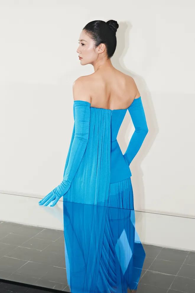 Văn Mai Hương ph&oacute;ng kho&aacute;ng v&agrave; đa diện trong BST thời trang &ldquo;The Verge&rdquo; - Ảnh 4.