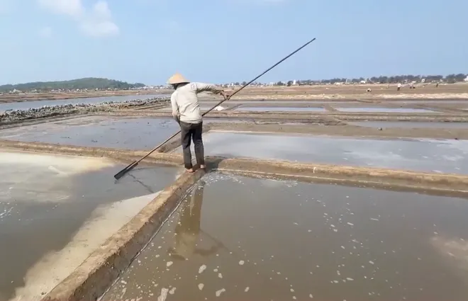 Đồng muối Sa Huỳnh xuống cấp, di&ecirc;m d&acirc;n chờ đầu tư hạ tầng- Ảnh 5.