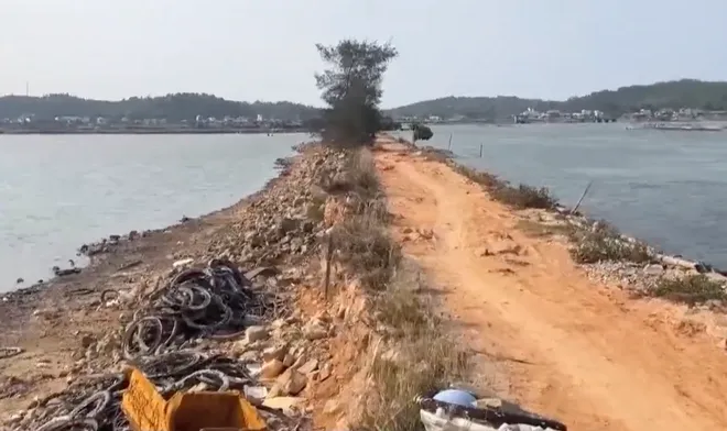 Đồng muối Sa Huỳnh xuống cấp, di&ecirc;m d&acirc;n chờ đầu tư hạ tầng- Ảnh 1.