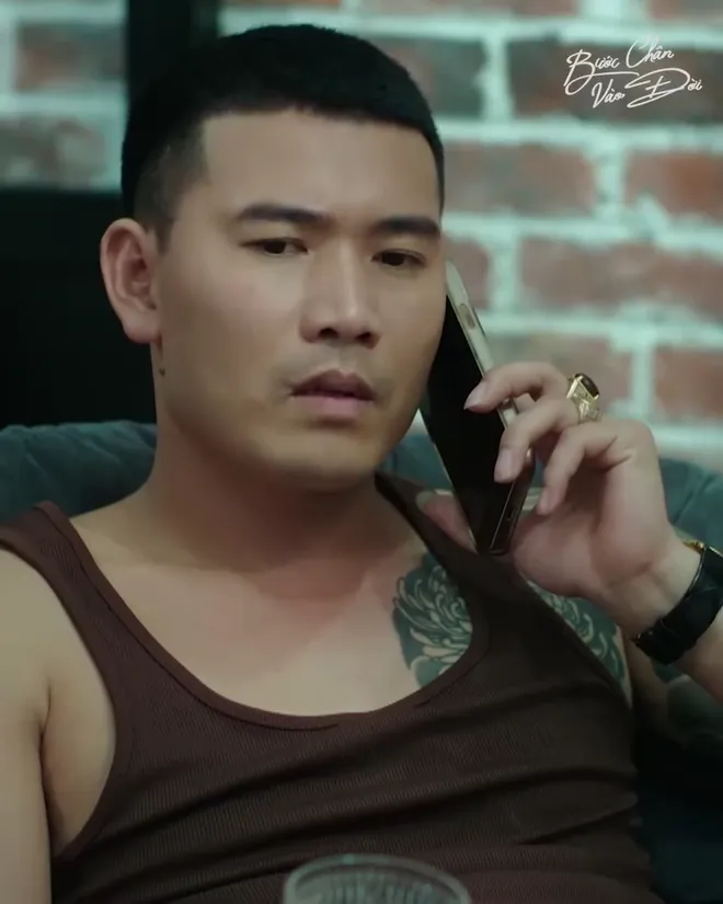 Bước ch&acirc;n v&agrave;o đời - Tập 26: Thương đau x&oacute;t biết Trang g&agrave;i bẫy h&atilde;m hại Qu&acirc;n - Ảnh 8.