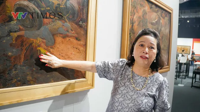 Người trẻ ấn tượng với triển l&atilde;m tranh sơn m&agrave;i &ldquo;Qu&ecirc; hương v&agrave; người chiến sĩ&rdquo; - Ảnh 11.