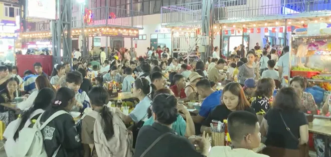 Phố Ẩm thực Di&ecirc;n Hồng - Điểm nhấn mới của kinh tế đ&ecirc;m phố n&uacute;i Gia Lai- Ảnh 2.