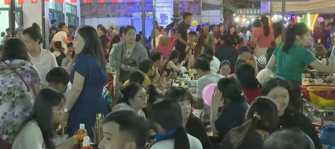 Phố Ẩm thực Di&ecirc;n Hồng - Điểm nhấn mới của kinh tế đ&ecirc;m phố n&uacute;i Gia Lai- Ảnh 3.