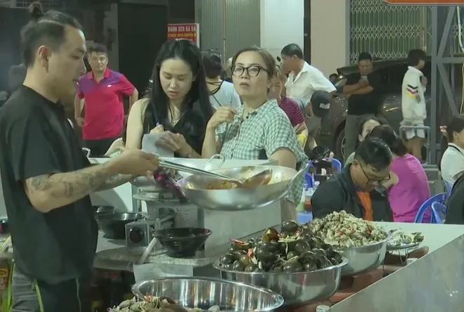 Phố Ẩm thực Di&ecirc;n Hồng - Điểm nhấn mới của kinh tế đ&ecirc;m phố n&uacute;i Gia Lai- Ảnh 5.