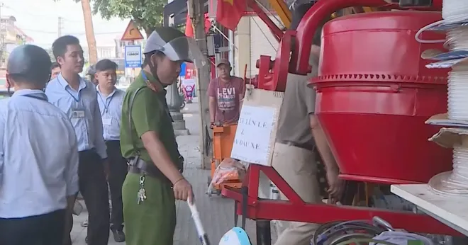 Siết chặt việc lập lại trật tự vỉa h&egrave;, x&acirc;y dựng diện mạo đ&ocirc; thị văn minh ở Huế- Ảnh 6.