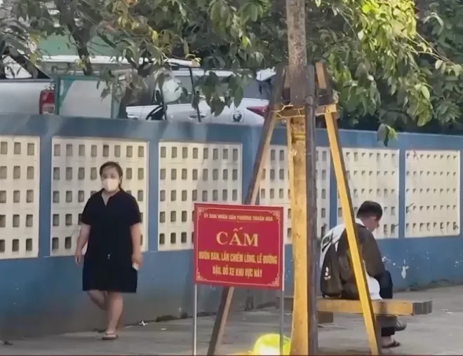 Siết chặt việc lập lại trật tự vỉa h&egrave;, x&acirc;y dựng diện mạo đ&ocirc; thị văn minh ở Huế- Ảnh 8.