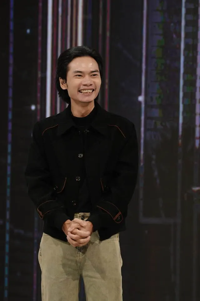 Bộ đ&ocirc;i Trần Ngọc V&agrave;ng - Uy Trần "đại n&aacute;o" Kh&aacute;ch sạn 5 sao - Ảnh 1.