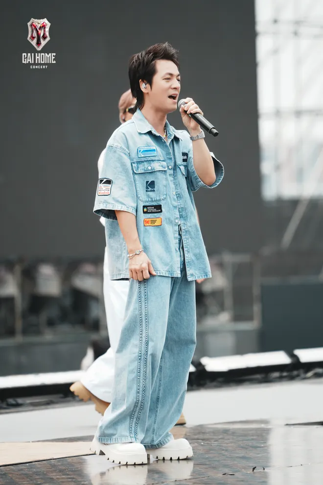 Gai Home tổng duyệt trong mưa, c&aacute;c Anh T&agrave;i vẫn ch&aacute;y hết m&igrave;nh- Ảnh 5.