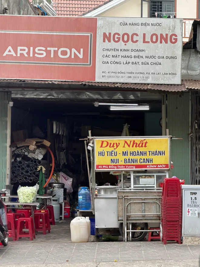 Tiếng g&otilde; trong đ&ecirc;m, b&aacute;t hủ tiếu trong k&yacute; ức- Ảnh 2.